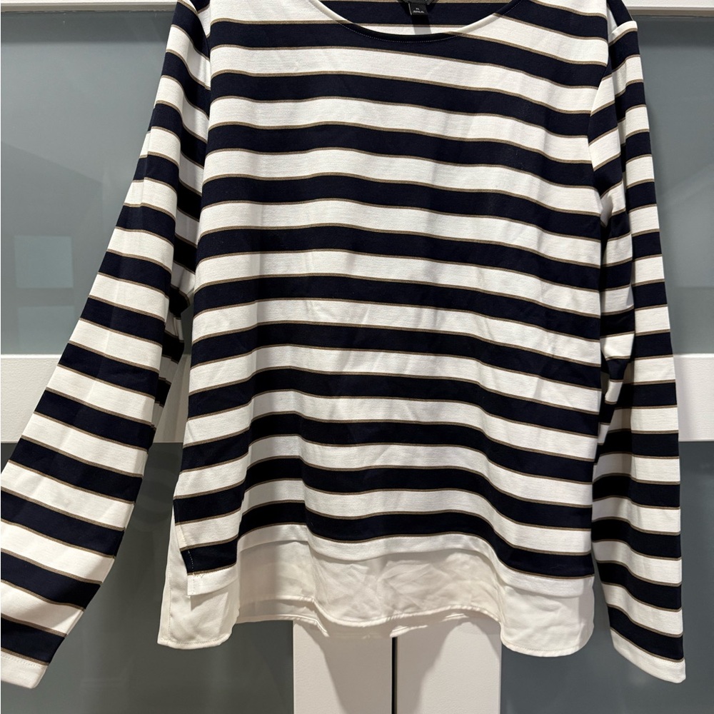 Ann Taylor Navy and Cream Striped Top with Layered Hem Size Large